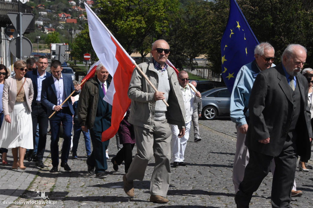 Pochód pierwszomajowy we Włocławku