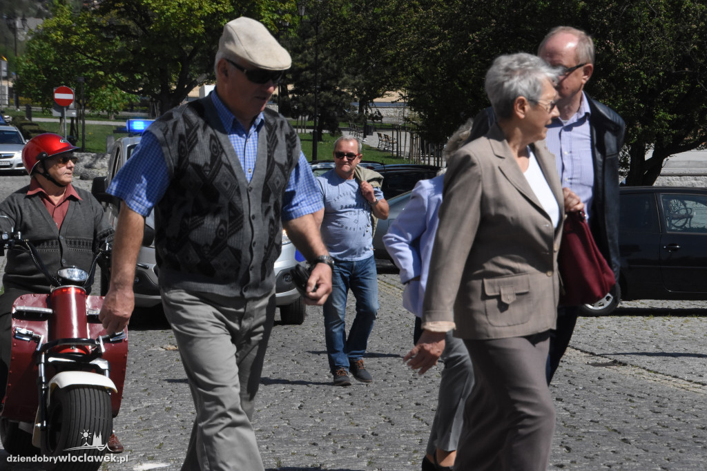 Pochód pierwszomajowy we Włocławku