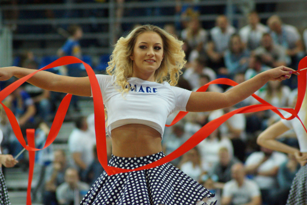 Cheerleaders na 2. meczu play-off