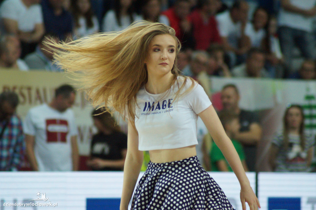Cheerleaders na 2. meczu play-off