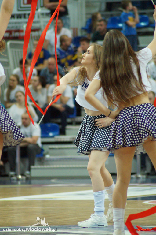 Cheerleaders na 2. meczu play-off