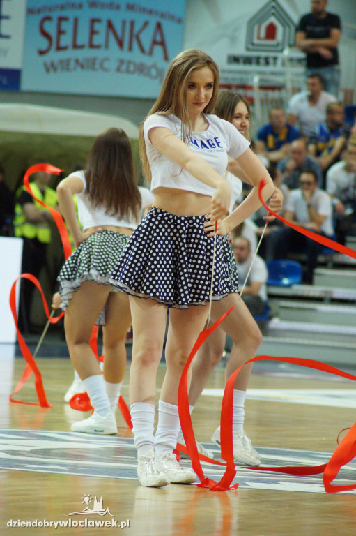 Cheerleaders na 2. meczu play-off