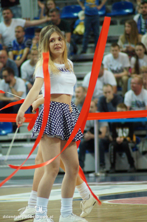 Cheerleaders na 2. meczu play-off