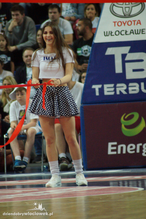 Cheerleaders na 2. meczu play-off