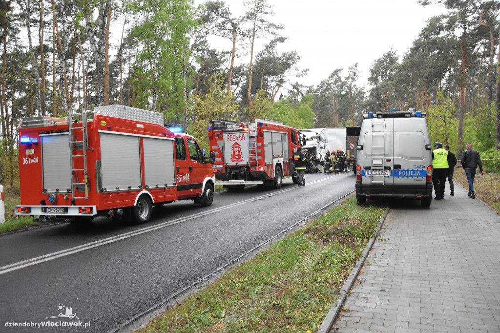 Zderzenie dwóch ciężarówek