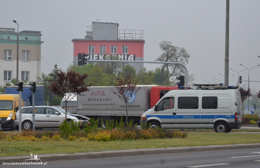 Kolizja na skrzyżowaniu przy Tesco