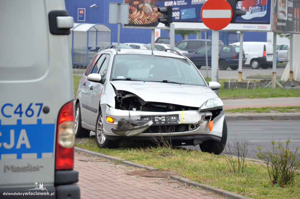 Kolizja na skrzyżowaniu przy Tesco
