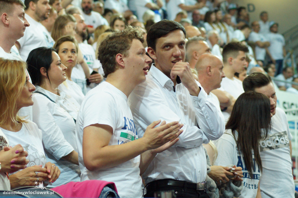 Kibice na 3. meczu play-off z Arką