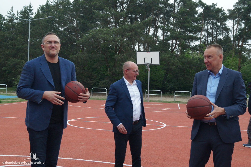 Oficjalne otwarcie boiska przy ul. Sarniej