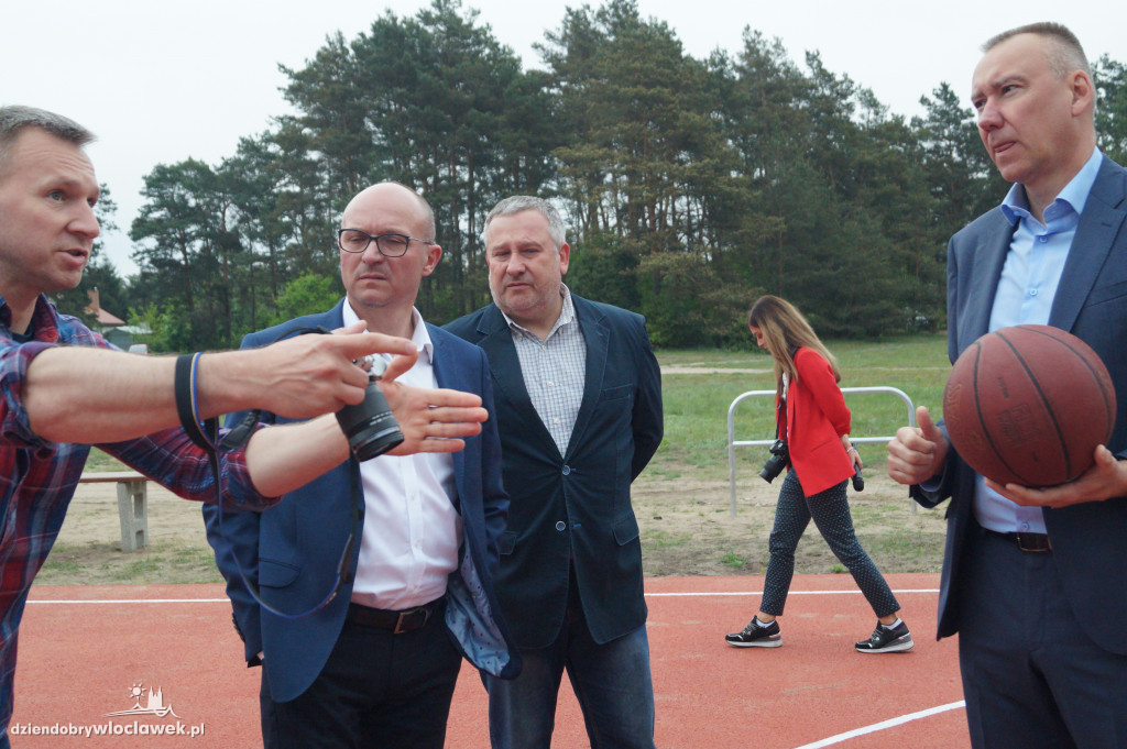 Oficjalne otwarcie boiska przy ul. Sarniej