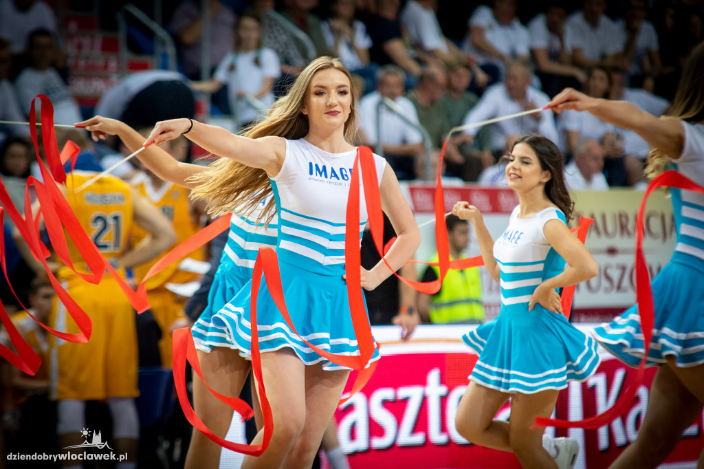 Cheerleaderki na 4. meczu z Arką