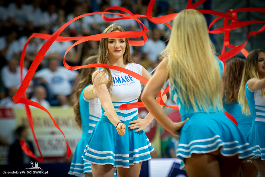 Cheerleaderki na 4. meczu z Arką