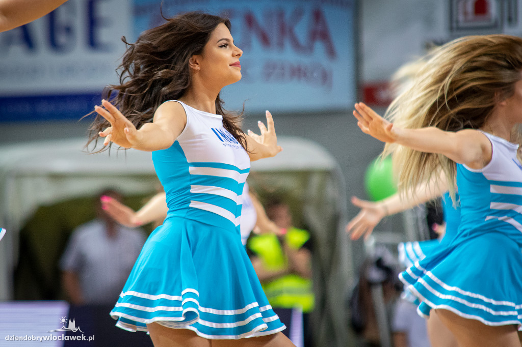 Cheerleaderki na 4. meczu z Arką