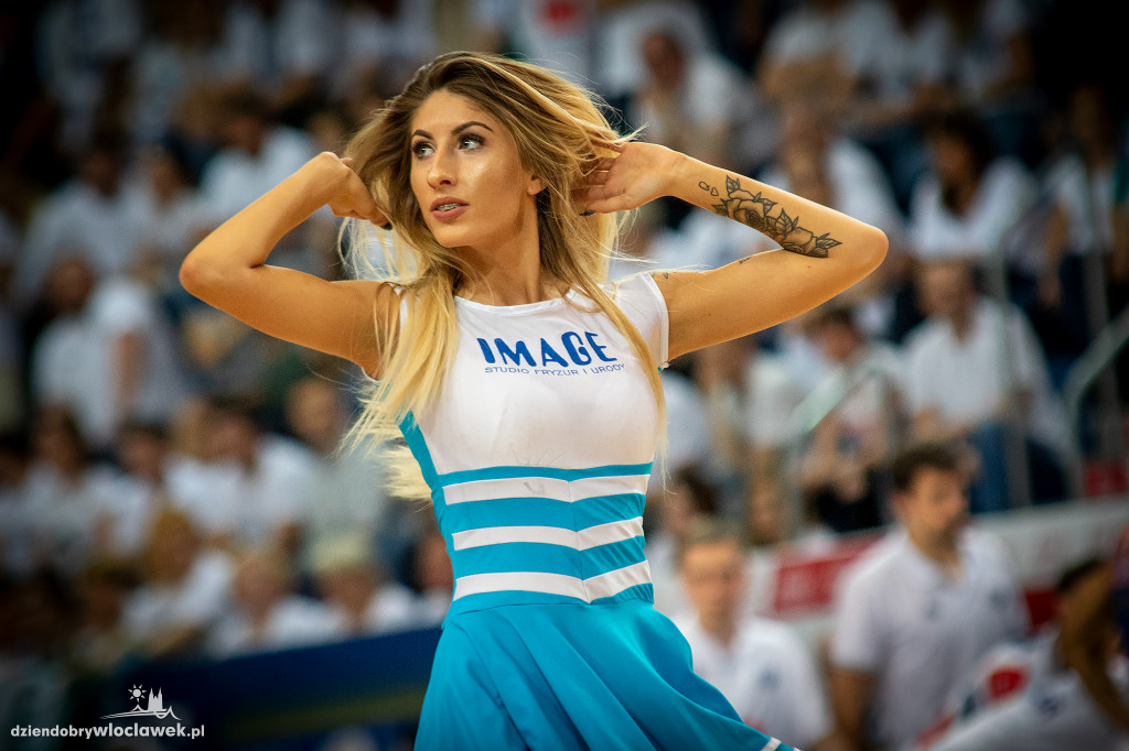 Cheerleaderki na 4. meczu z Arką