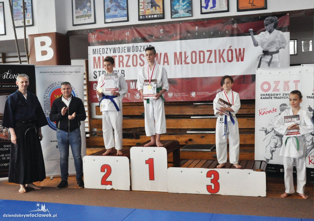 Młodzi karatecy z kolejnymi medalami