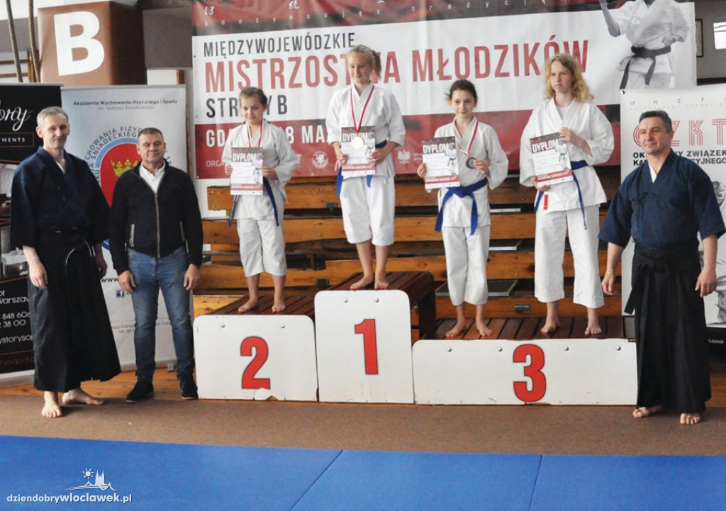Młodzi karatecy z kolejnymi medalami