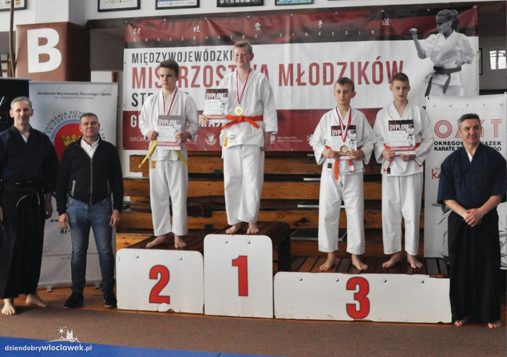 Młodzi karatecy z kolejnymi medalami