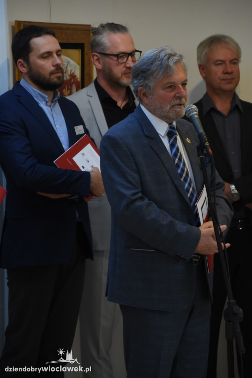 'Niepodległa Suwerenna' w Suszarni
