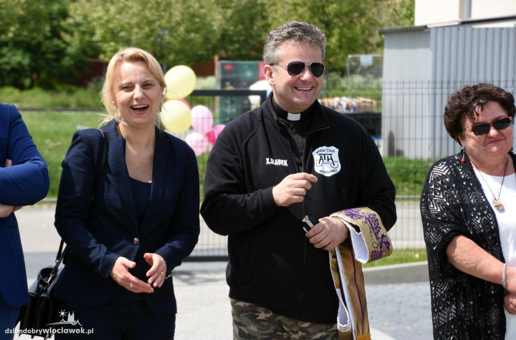 Przekazanie auta dla ''Czternastki''