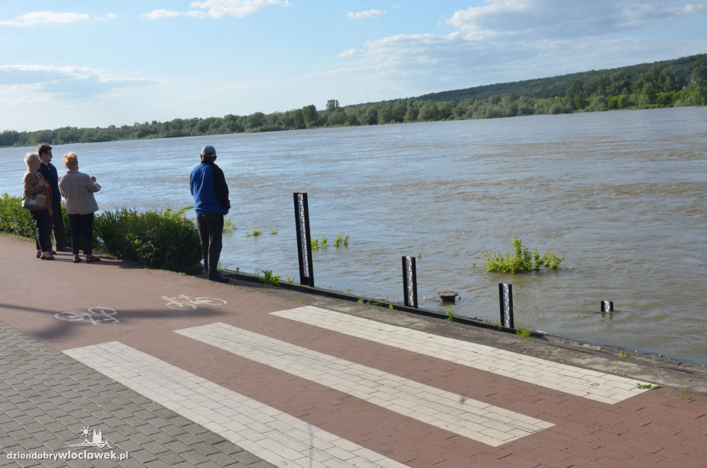 Poziom wody w Wiśle wciąż przybiera