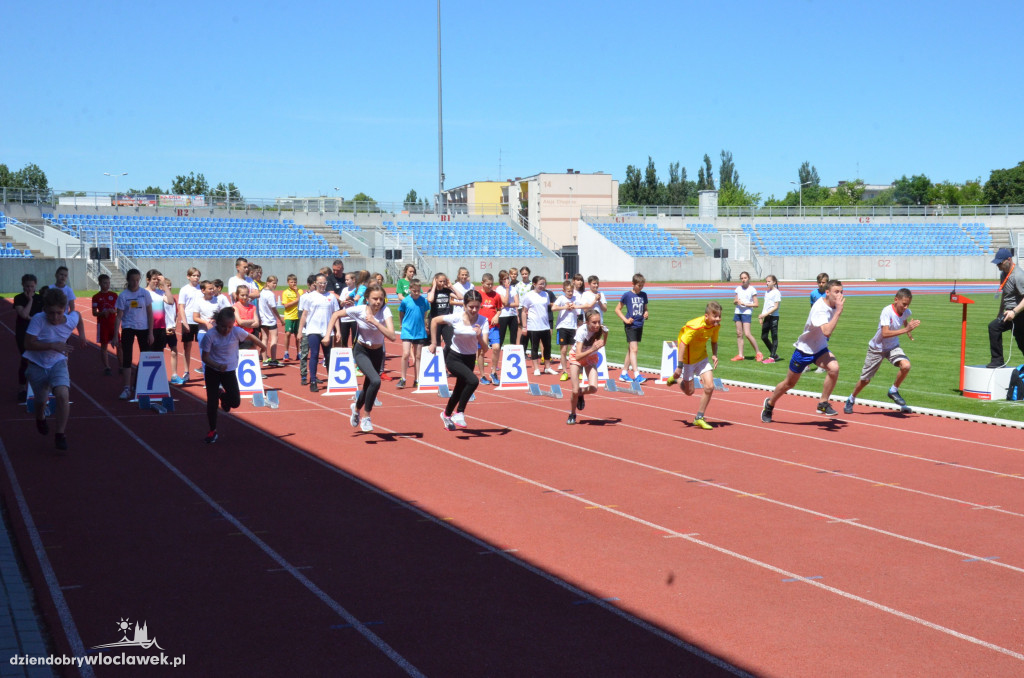 Mityng lekkoatletyczny na stadionie