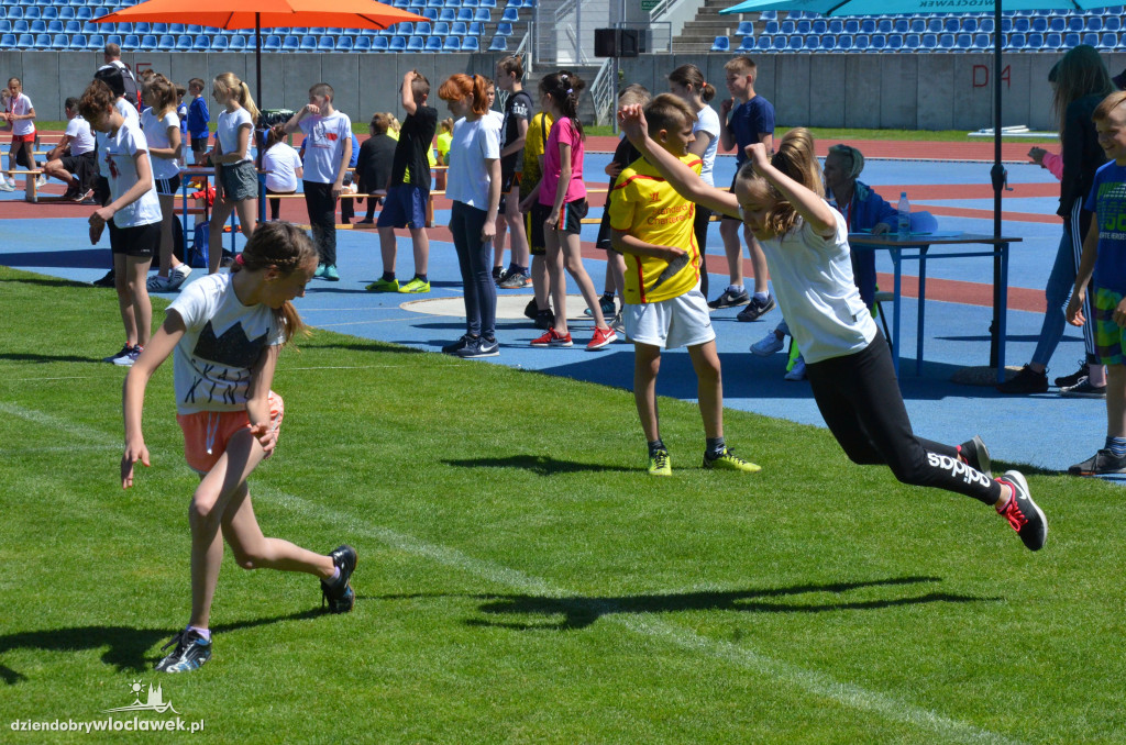 Mityng lekkoatletyczny na stadionie