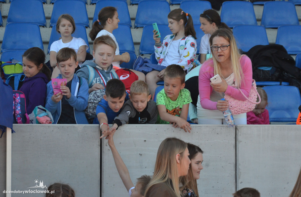 Mityng lekkoatletyczny na stadionie