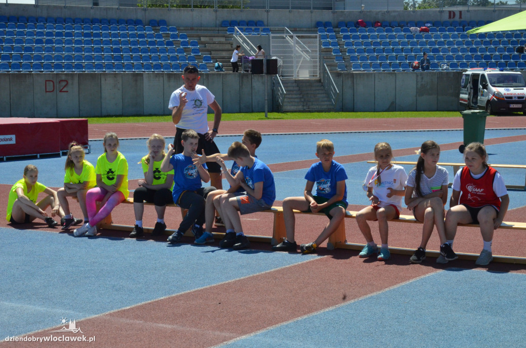 Mityng lekkoatletyczny na stadionie