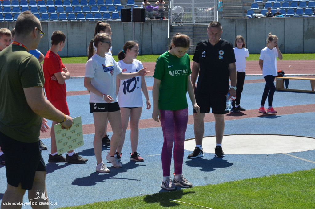 Mityng lekkoatletyczny na stadionie
