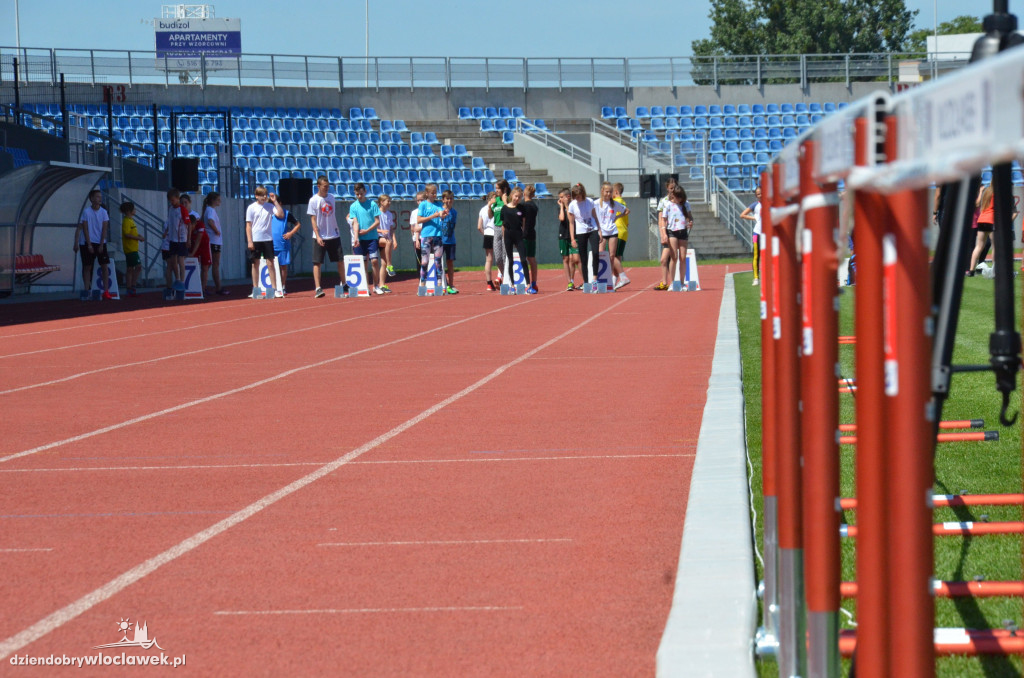 Mityng lekkoatletyczny na stadionie