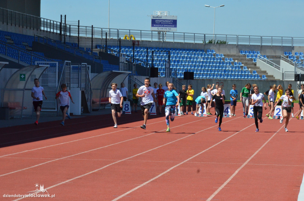 Mityng lekkoatletyczny na stadionie