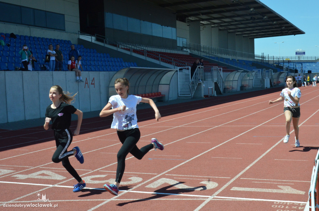 Mityng lekkoatletyczny na stadionie