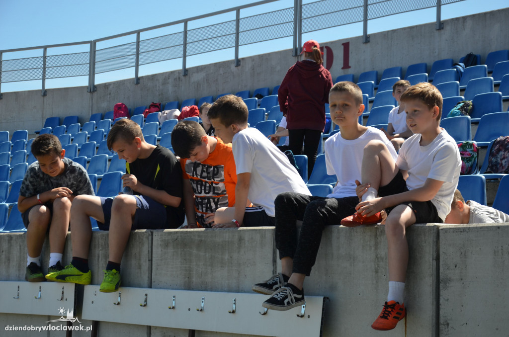 Mityng lekkoatletyczny na stadionie