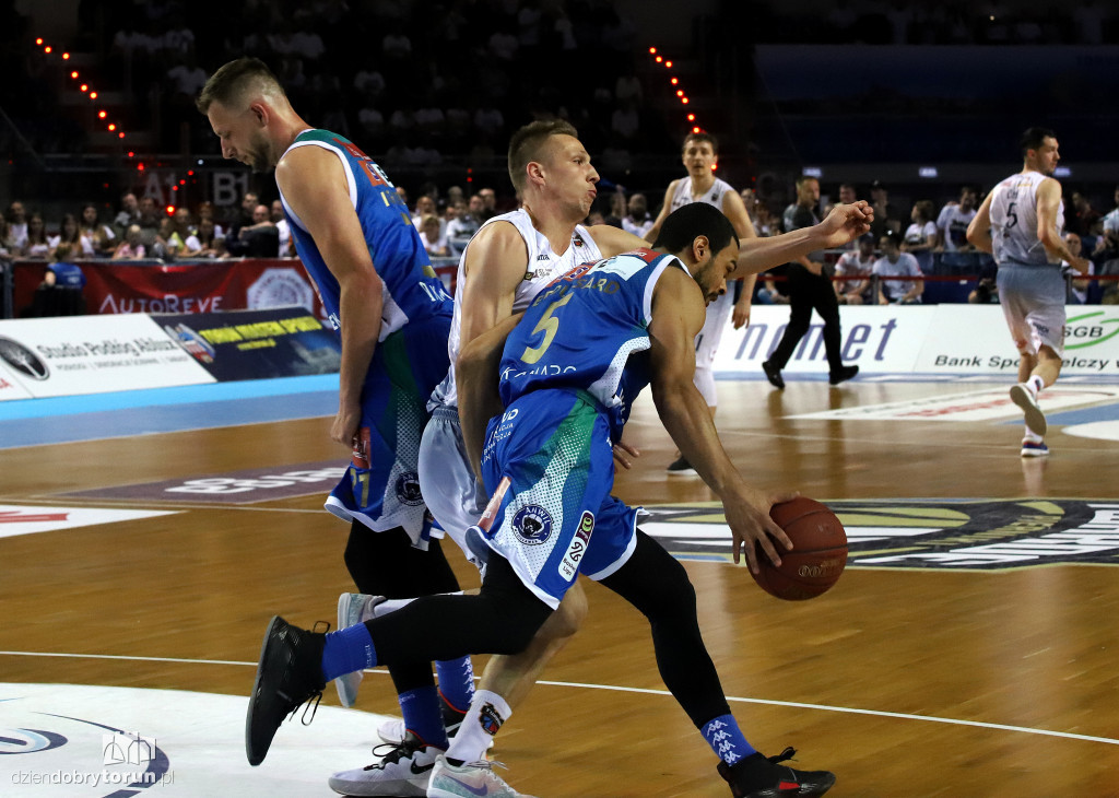 Twarde Pierniki vs Anwil Włocławek