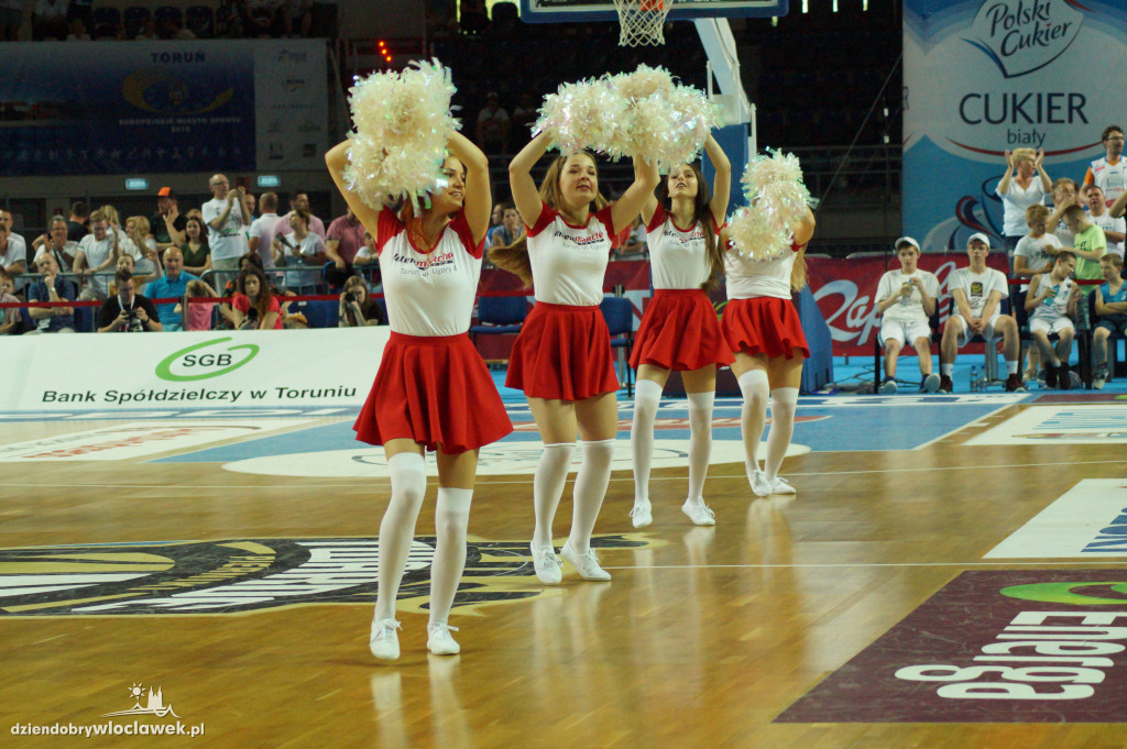 Cheerleaderki na 2. meczu finału