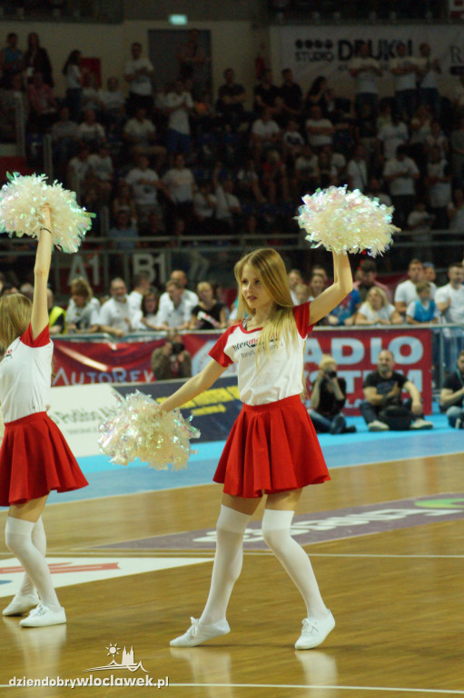 Cheerleaderki na 2. meczu finału