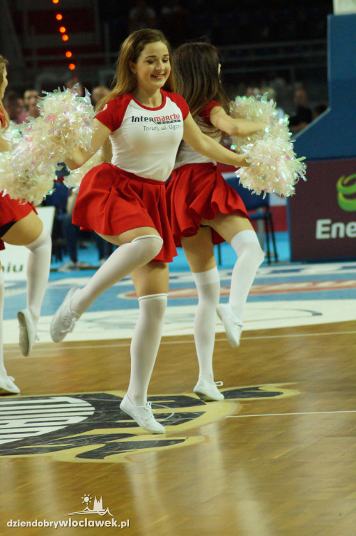 Cheerleaderki na 2. meczu finału