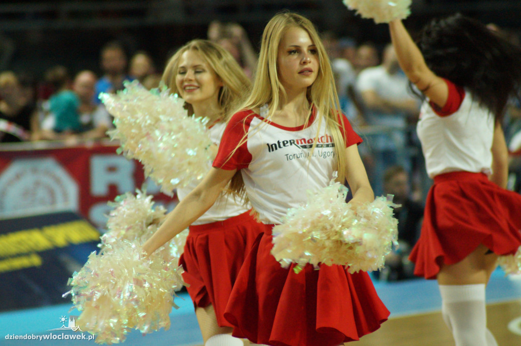 Cheerleaderki na 2. meczu finału