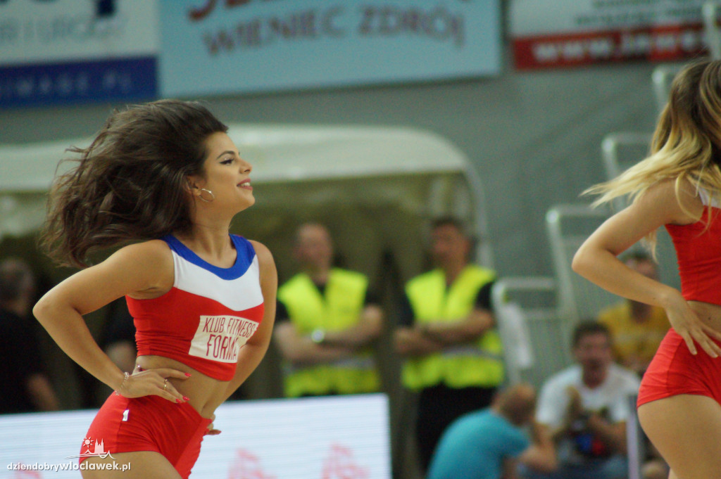 Cheerleaderki na 3. meczu finału