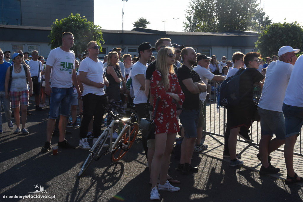Doping fanów Anwilu w strefie kibica