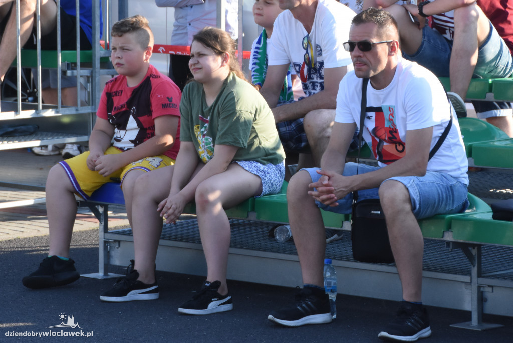 Doping fanów Anwilu w strefie kibica