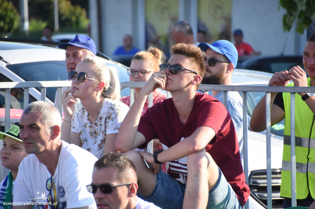Doping fanów Anwilu w strefie kibica