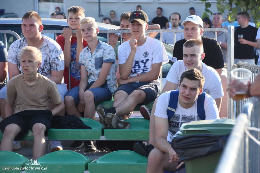 Doping fanów Anwilu w strefie kibica
