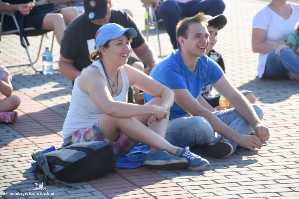 Doping fanów Anwilu w strefie kibica