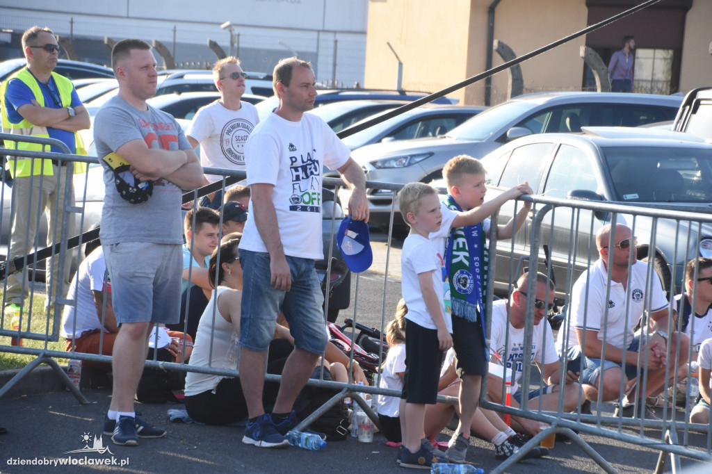 Doping fanów Anwilu w strefie kibica
