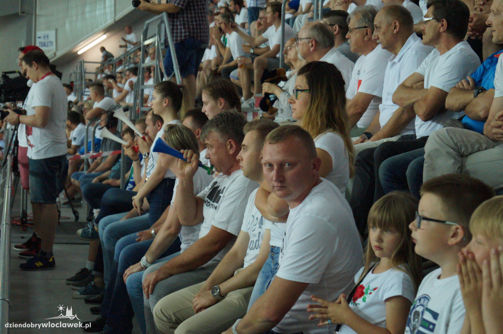 Kibice w Hali Mistrzów na 3. meczu finału