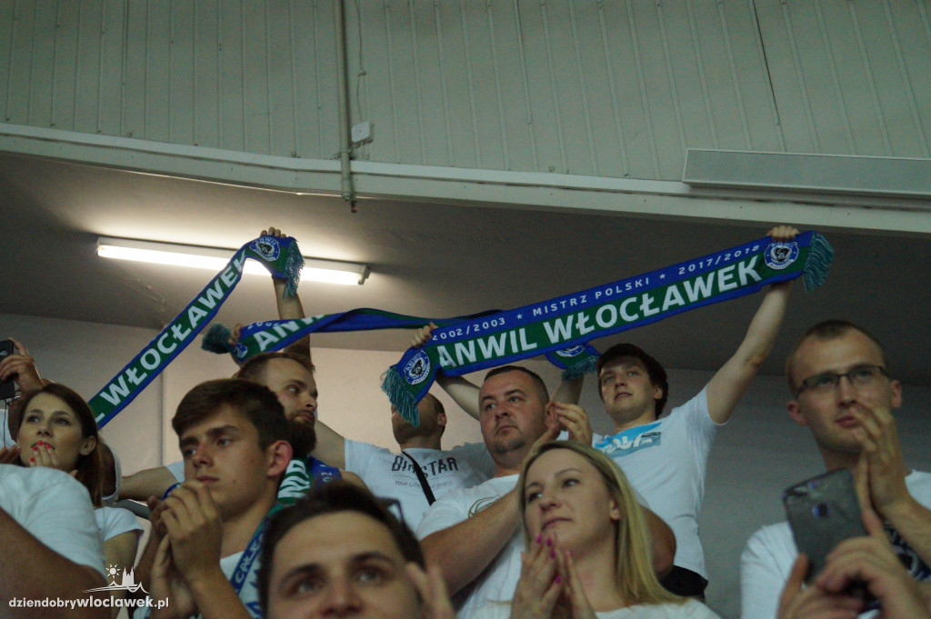 Kibice w Hali Mistrzów na 3. meczu finału