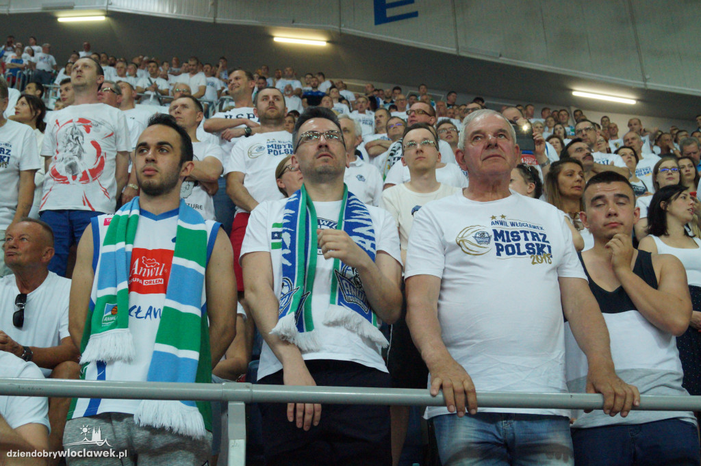 Kibice w Hali Mistrzów na 3. meczu finału
