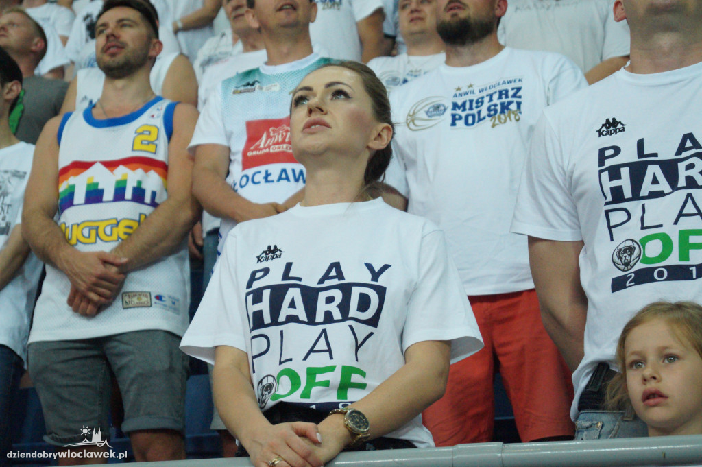 Kibice w Hali Mistrzów na 3. meczu finału