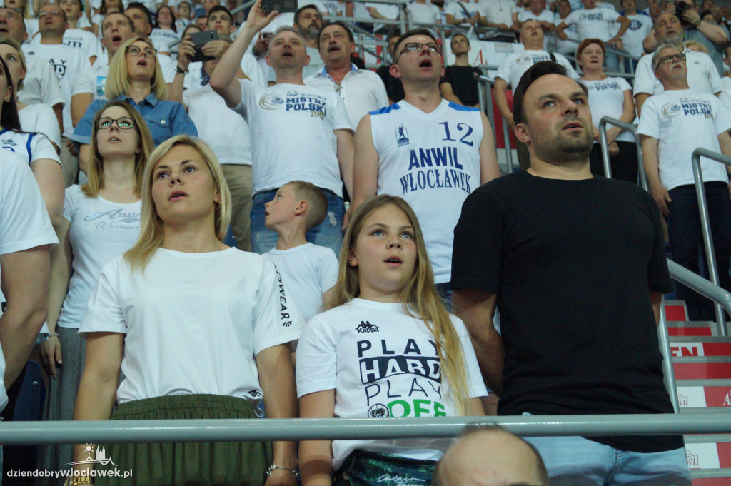 Kibice w Hali Mistrzów na 3. meczu finału